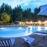 Zecamping 2 Piscine Et Pataugeoire Snack Restaurant Et Soiree Animees Кемпинг 2*