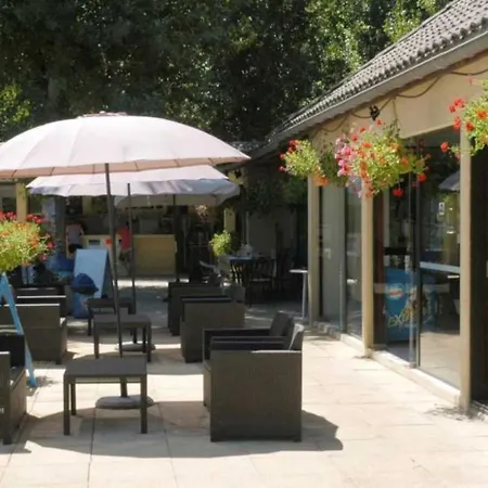 2 étoiles - Piscine - Ccab0if *