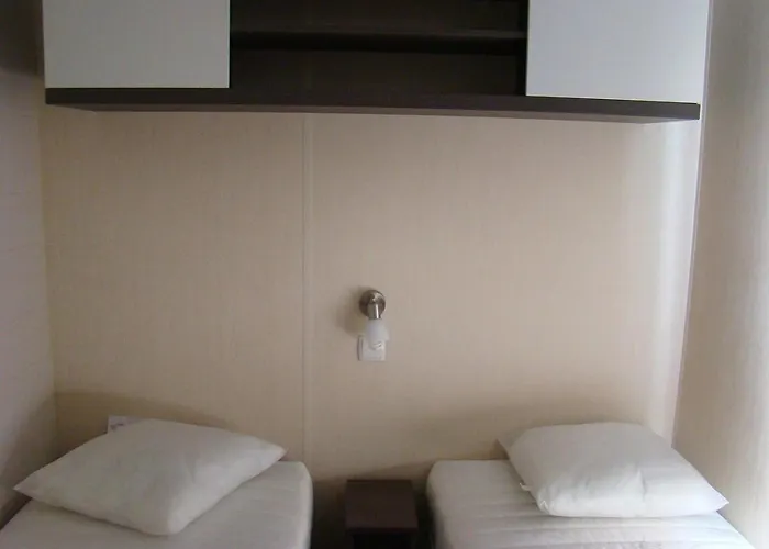 2 Etoiles - Piscine - Ccab0if Kemping *